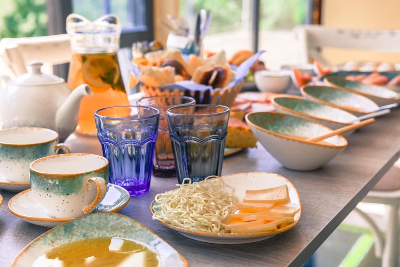 Yeghegis Hotel Arevi מראה חיצוני תמונה