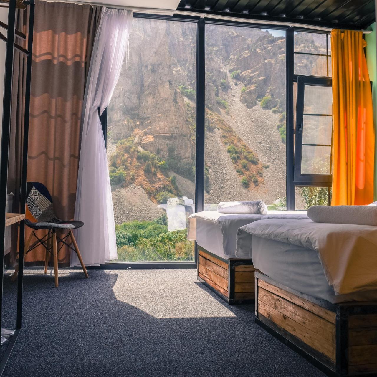 Yeghegis Hotel Arevi מראה חיצוני תמונה